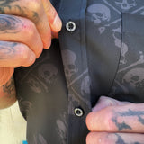 ESSENTIAL CROSSBONES & SKULL BUTTON UP